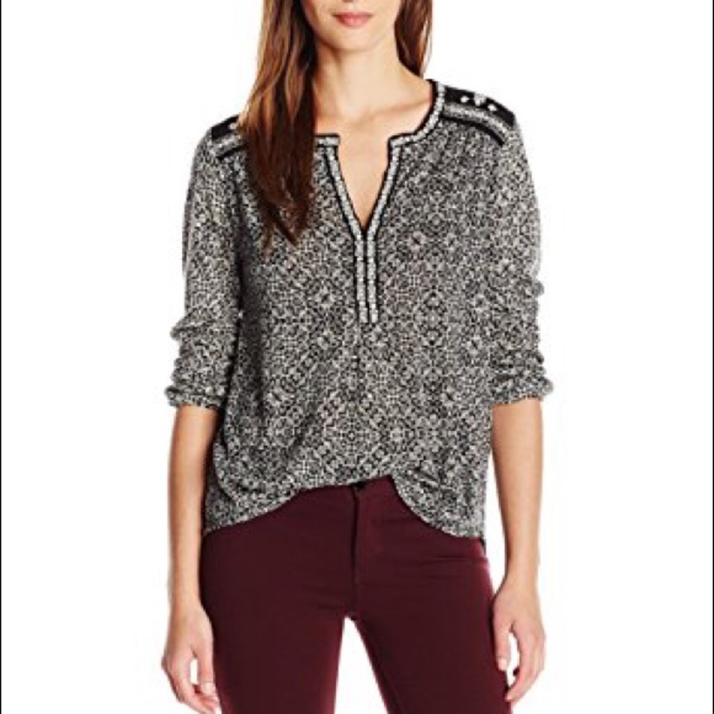 Long sleeve Lucky Brand top, size small🤩